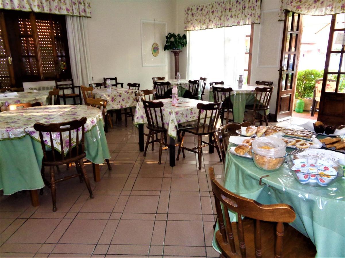 Abacab Hotel Passoscuro Bagian luar foto