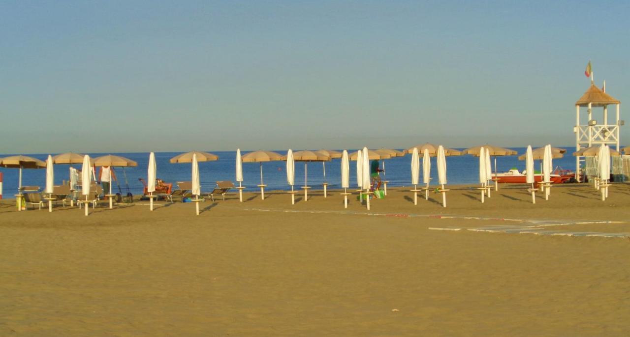 Abacab Hotel Passoscuro Bagian luar foto