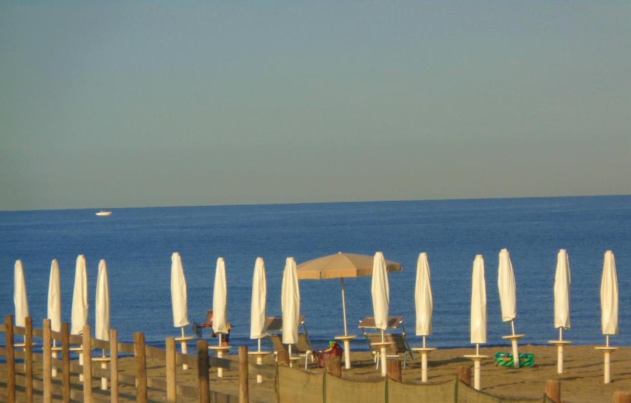 Abacab Hotel Passoscuro Bagian luar foto